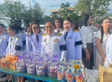 ร่วมพิธีเจริญพระพุทธมนต์ ทำบุญตักบาตรและปล่อยพันธุ์สัตว์น้ำ ... พารามิเตอร์รูปภาพ 9