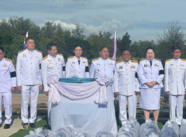 ร่วมพิธีเจริญพระพุทธมนต์ ทำบุญตักบาตรและปล่อยพันธุ์สัตว์น้ำ ... พารามิเตอร์รูปภาพ 14